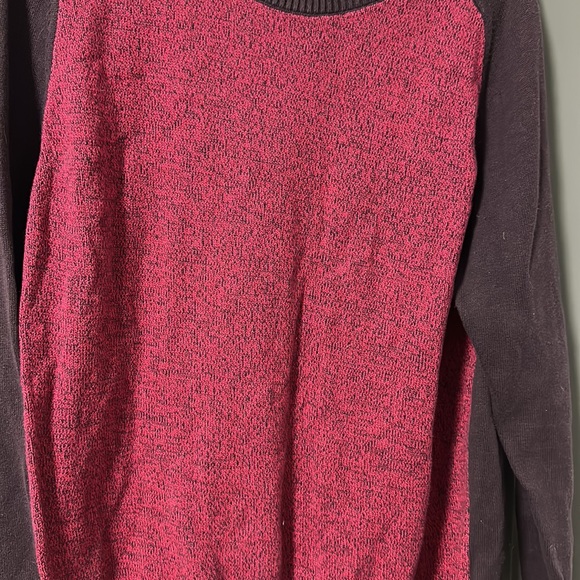 Magenta and fig colored sweater from Gap - Picture 3 of 7